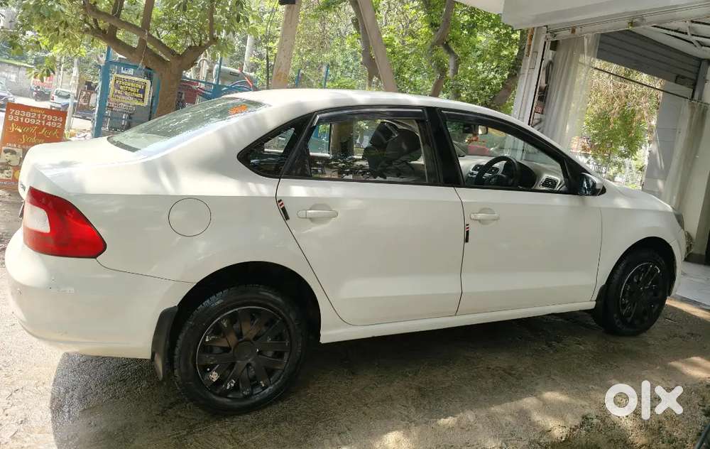 Skoda Rapid 2015 1.5 – Excellent Mileage & Power  Delhi Registered