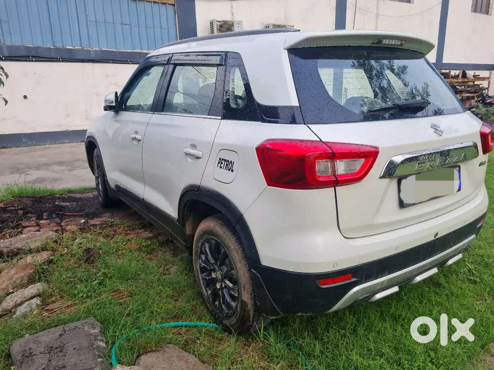 Maruti Suzuki Brezza,hybrid Zxi Automatic (petrol) – Top Model,