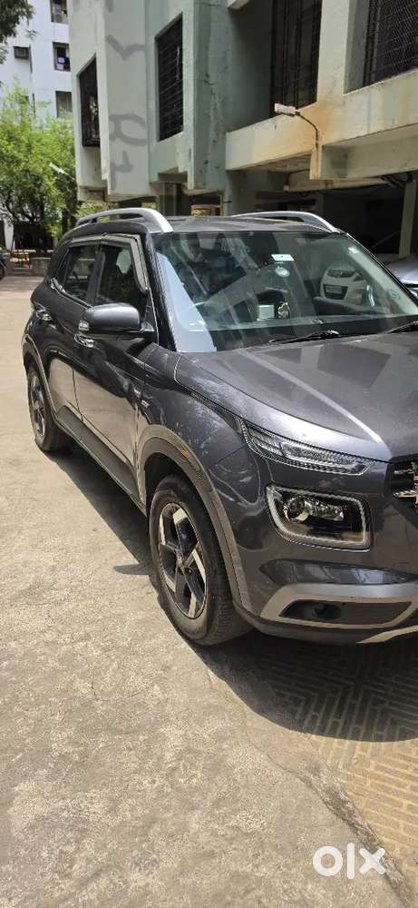 Hyundai Venue December 2021 Petrol Well Maintained