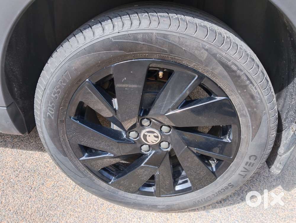 Skoda Kushaq 1.0 Tsi Style At, 2023, Petrol