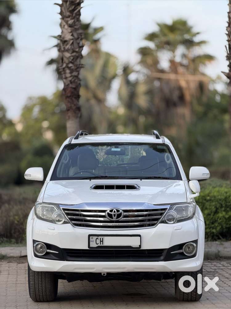 Toyota Fortuner 4x4 Manual Limited Edition, 2012, Diesel