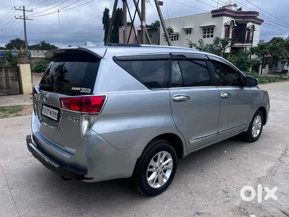 Innova Crysta 2.4 V Mt 2020