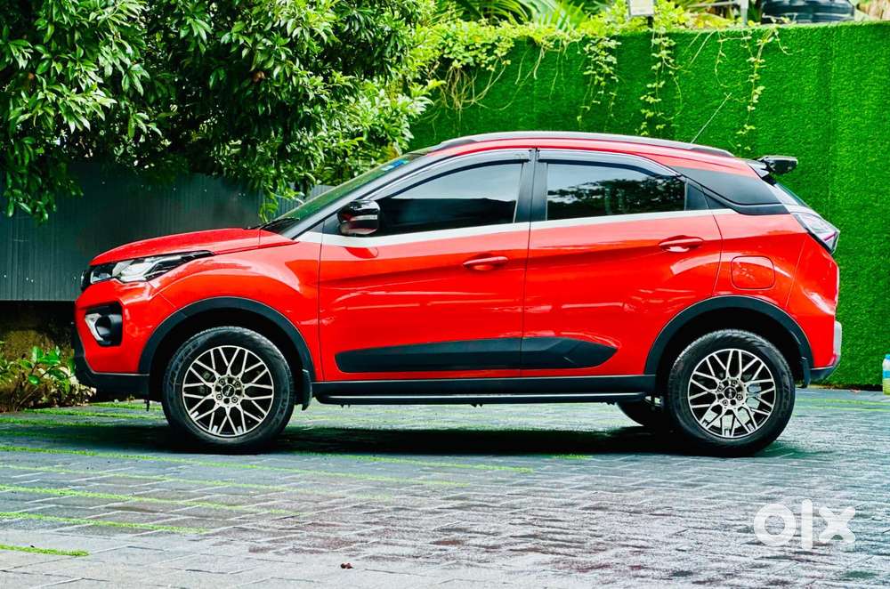 Tata Nexon 1.5 Revotorq Xm (s), 2022, Petrol