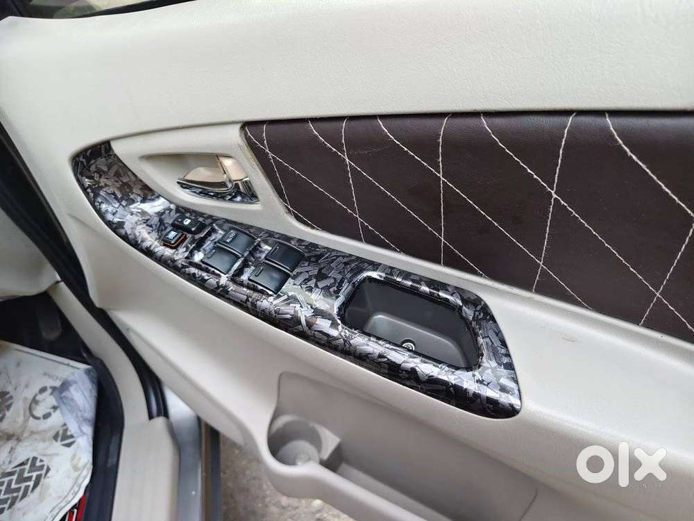 Toyota Innova 2.5 G (diesel) 8 Seater, 2011, Diesel