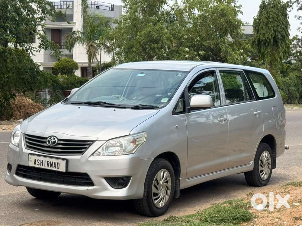 Toyota Innova 2.5 Gx (diesel) 8 Seater Bs Iv, 2013, Diesel