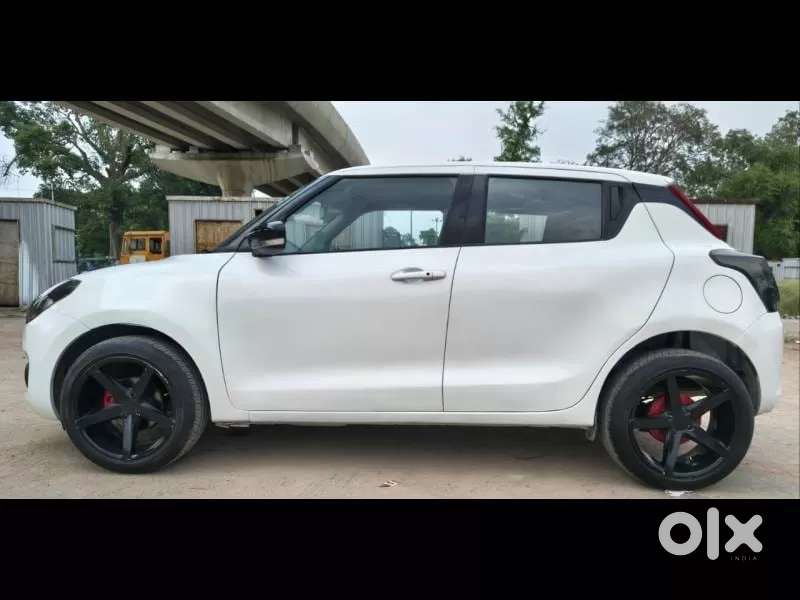 Maruti Suzuki Swift 1.3 Zxi, 2022, Petrol