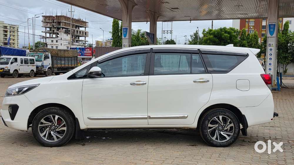 Toyota Innova Crysta 2.4 G Mt, 2022, Diesel