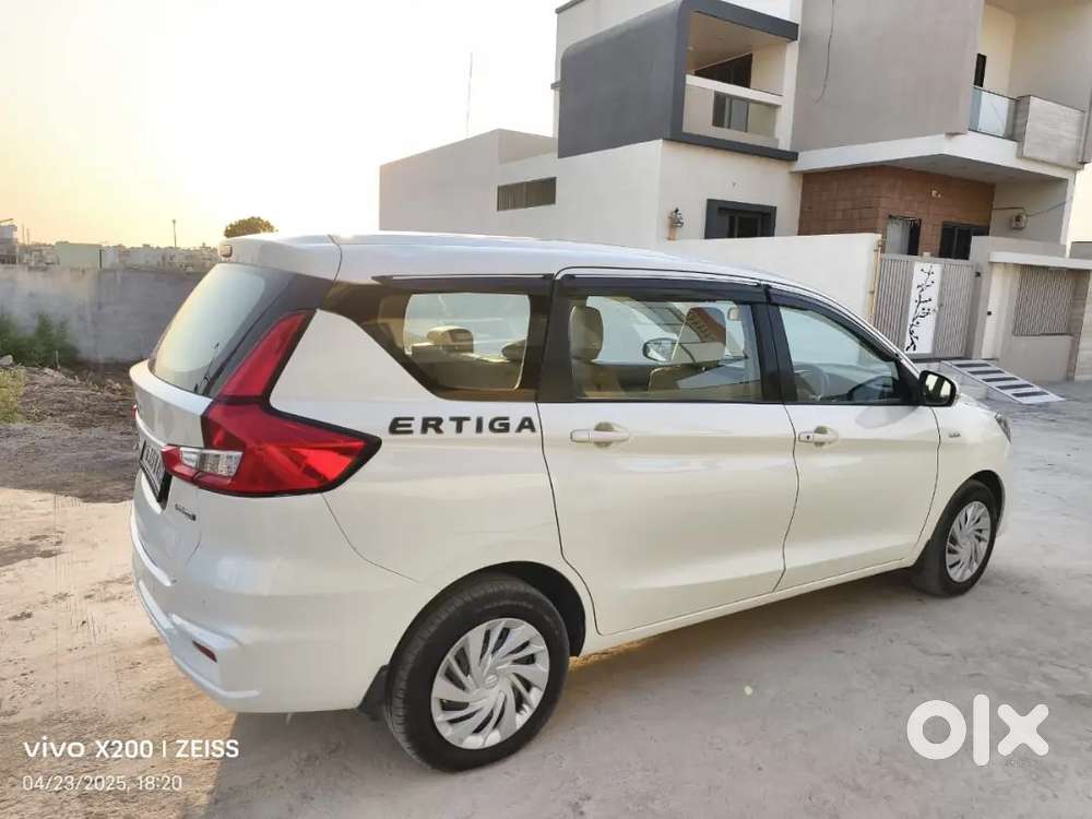 Maruti Suzuki Ertiga 2018 Diesel 105000 Km Driven.
