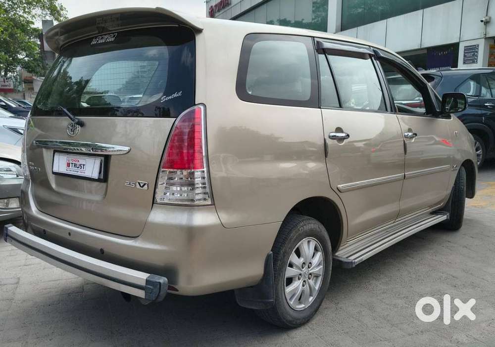 Toyota Innova 2.5 Vx (diesel) 8 Seater Bs Iv, 2011, Diesel