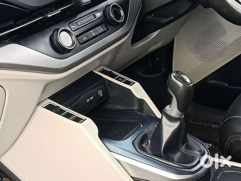 Kia Carens 1.5 Premium 7 Str, 2023, Petrol