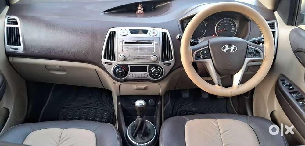 Hyundai I20 2009-2011 1.4 Asta Optional With Sunroof, 2011, Petrol