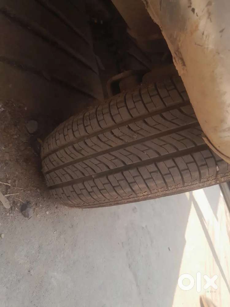 Clear   Clear 4  Tire Sil 1 Moth