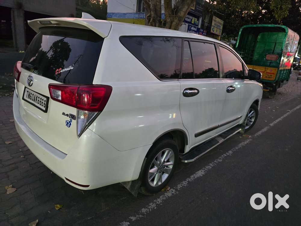 Toyota Innova Crysta 2.4 V, 2016, Diesel