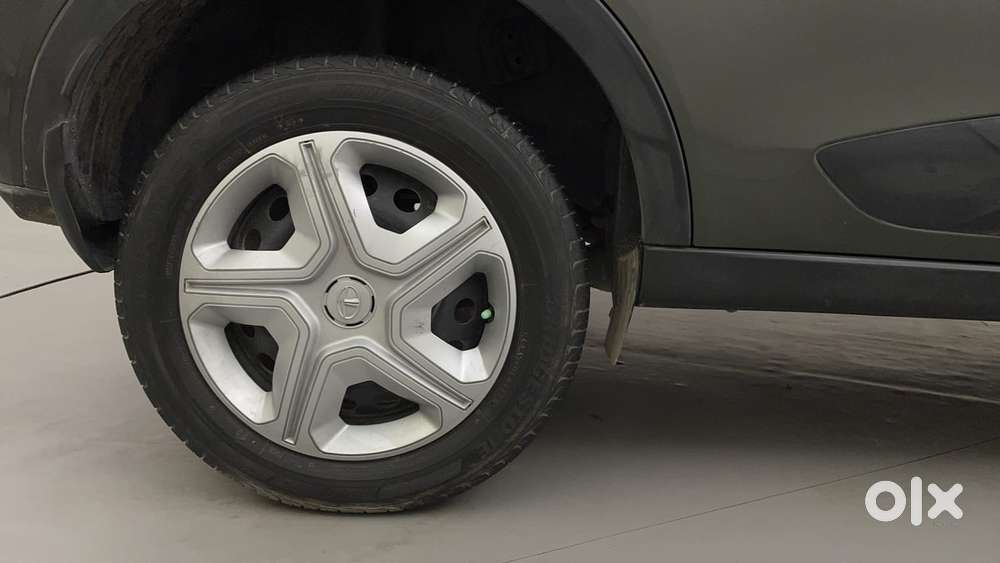Tata Nexon 1.2 Revotron Xm (s), 2022, Petrol