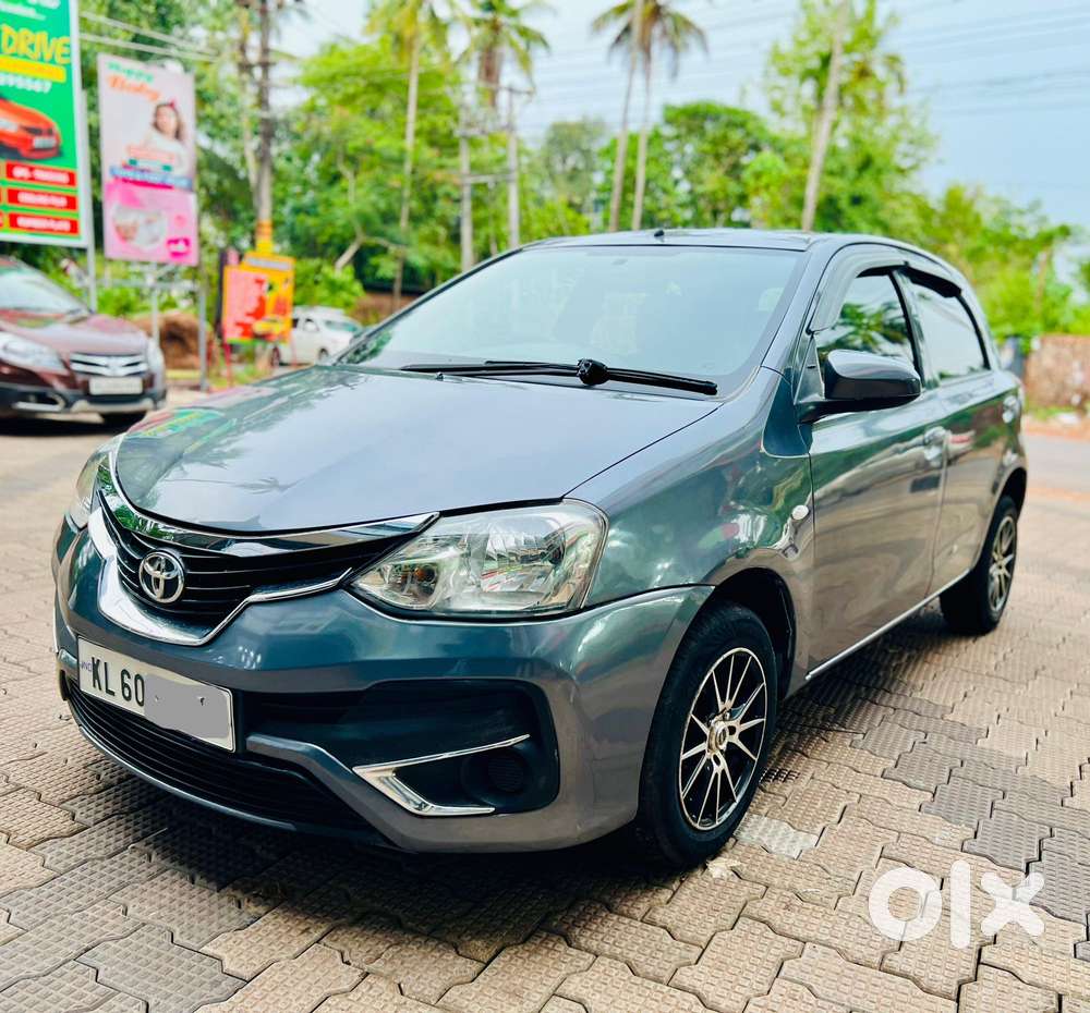 Toyota Etios Liva 2014-2016 V, 2016, Petrol