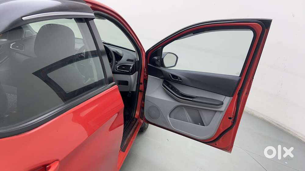 Tata Tiago 1.05 Revotorq Xt, 2022, Petrol