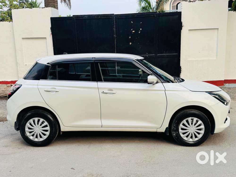Maruti Suzuki Swift Vxi + Manual, 2024, Petrol