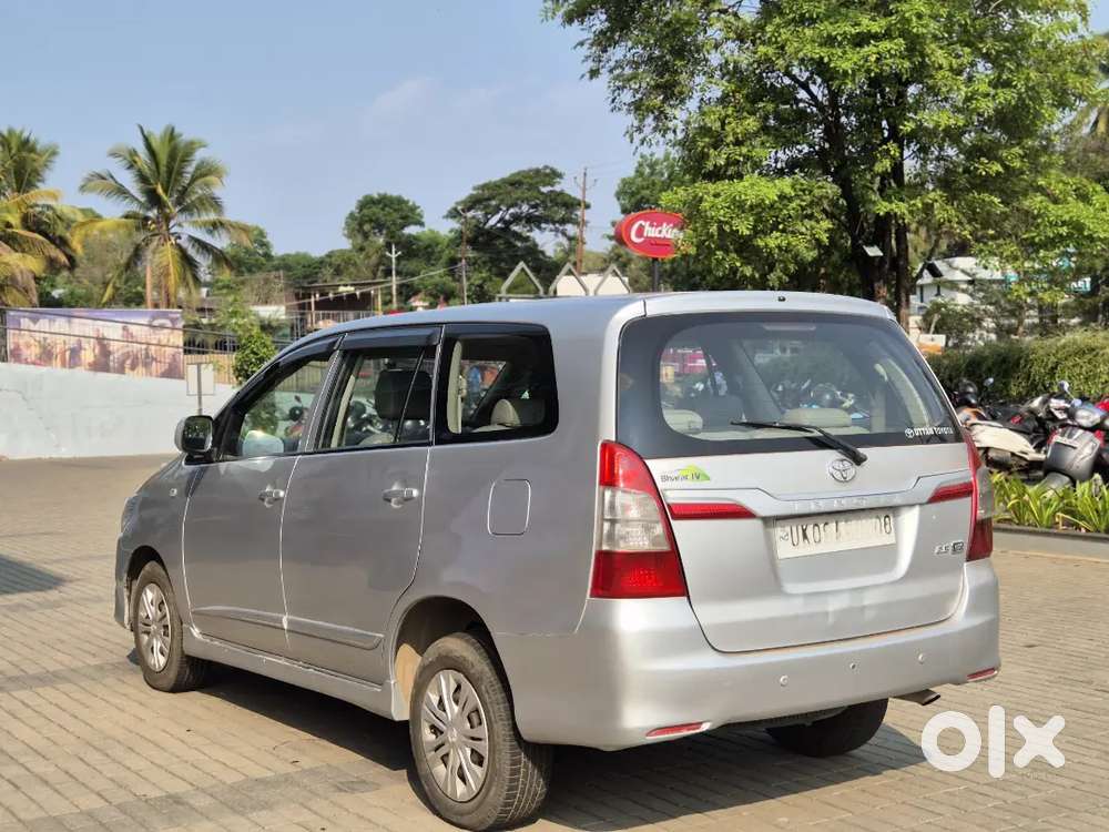 Toyota Innova 2014