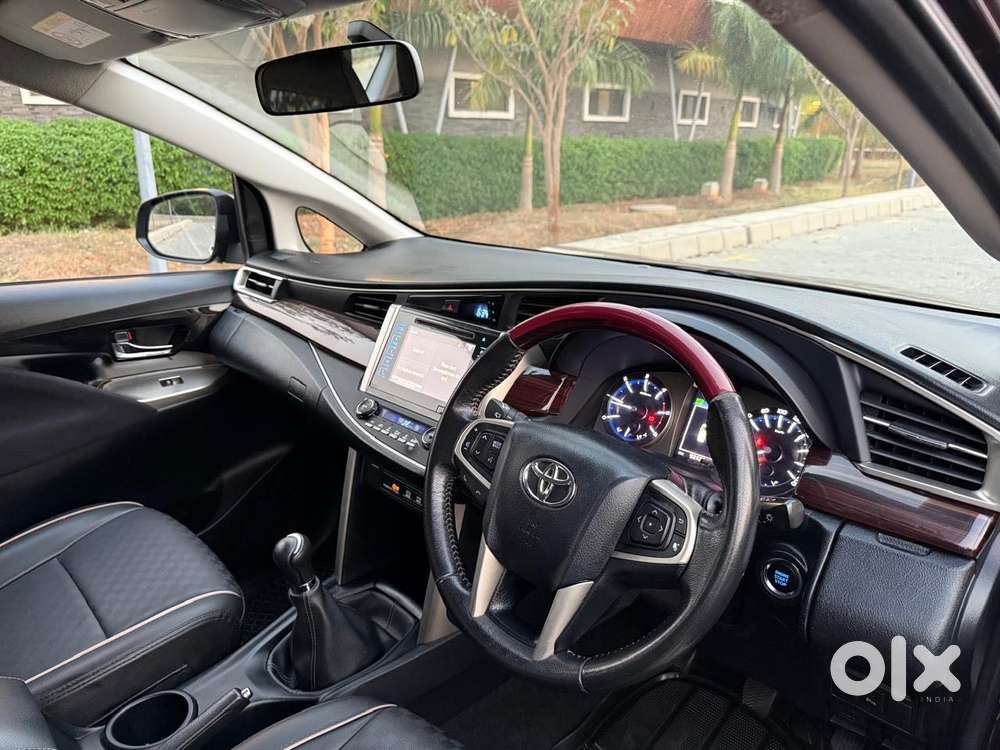 Toyota Innova Crysta 2.4 G Mt 8s, 2018, Diesel