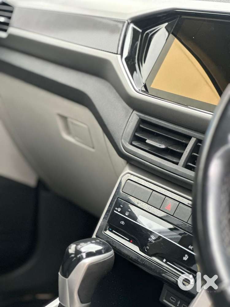 Volkswagen Taigun 1.0 Tsi Highline At, 2022, Petrol