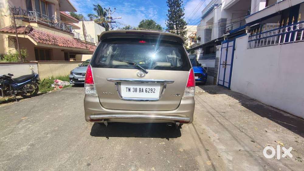 Toyota Innova 2004-2011 2.5 V Diesel 7-seater, 2010, Diesel