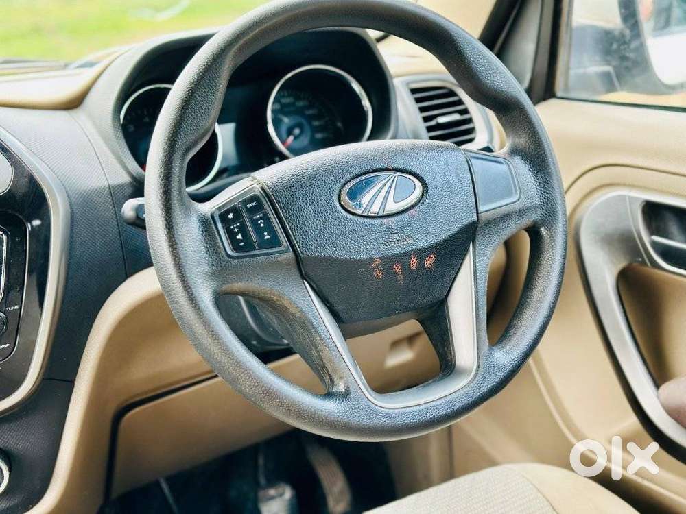 Mahindra Tuv 300 T10, 2020, Diesel