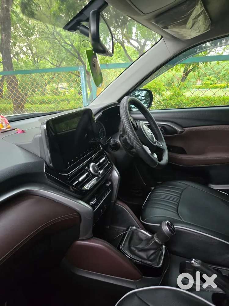 Maruti Suzuki Grand Vitara 2024 Petrol