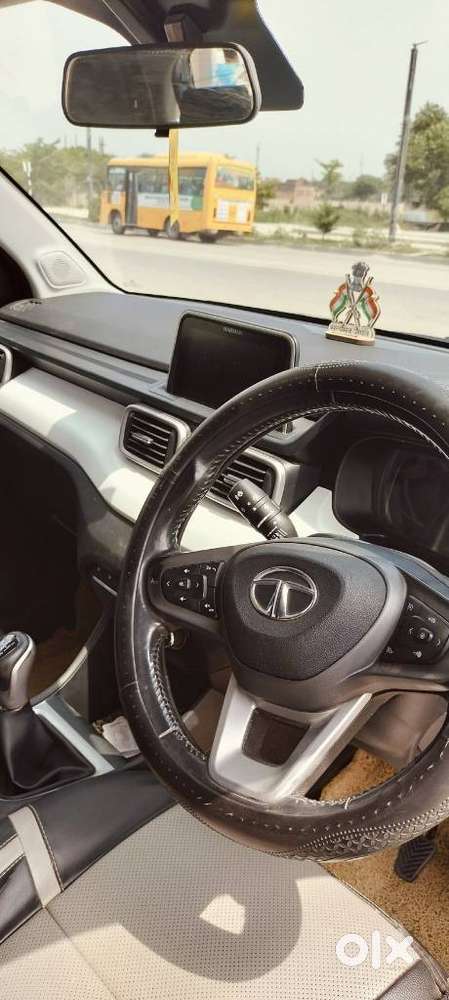 Tata Punch 1.2 Revotron Creative Dual Tone, 2022, Petrol