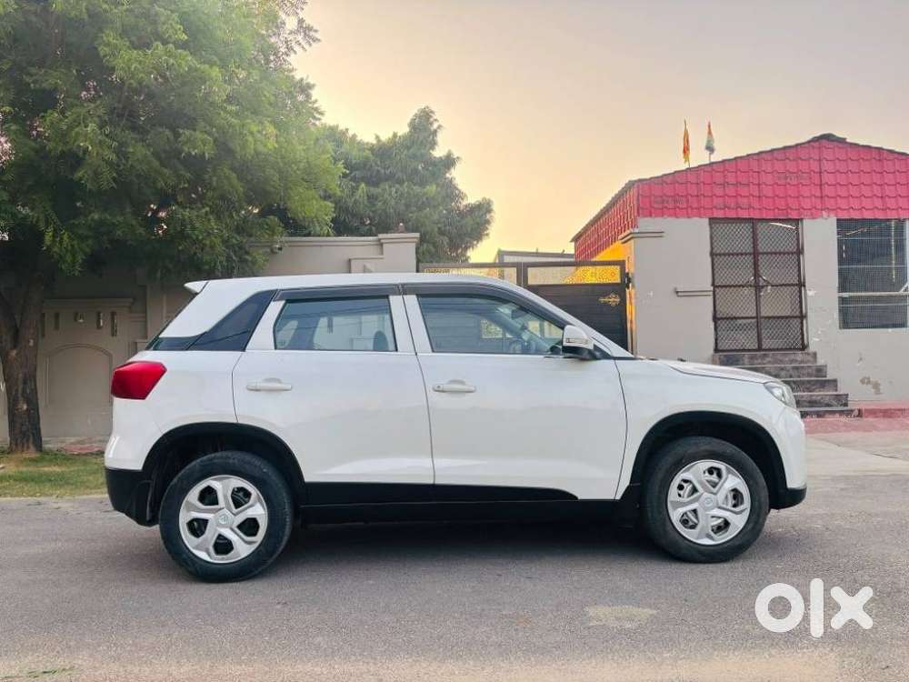 Maruti Suzuki Brezza 1.5 Lxi Smart Hybrid, 2022, Petrol