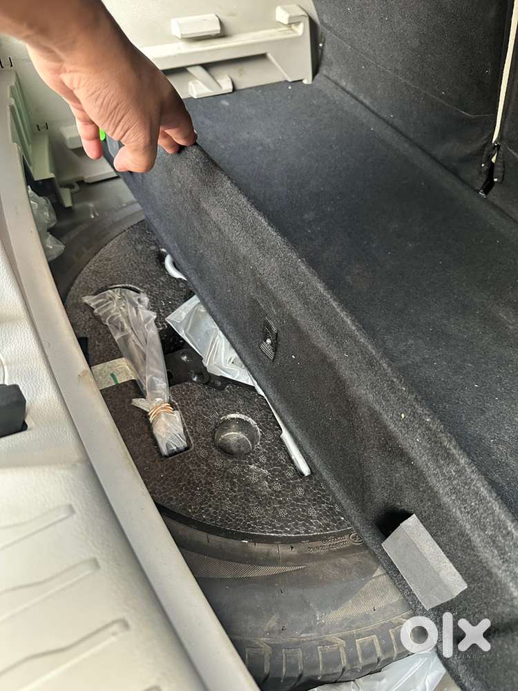 2022 Mahindra Xuv300 W8(o) Diesel 1.5 | Up16 Registered | 60,000 Kms