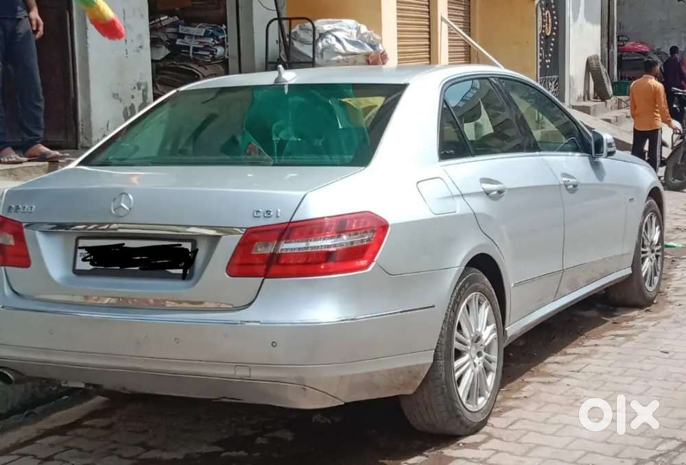 Mercedes-benz E-class E200 Elegance  Luxury Sedan Excellent Condition