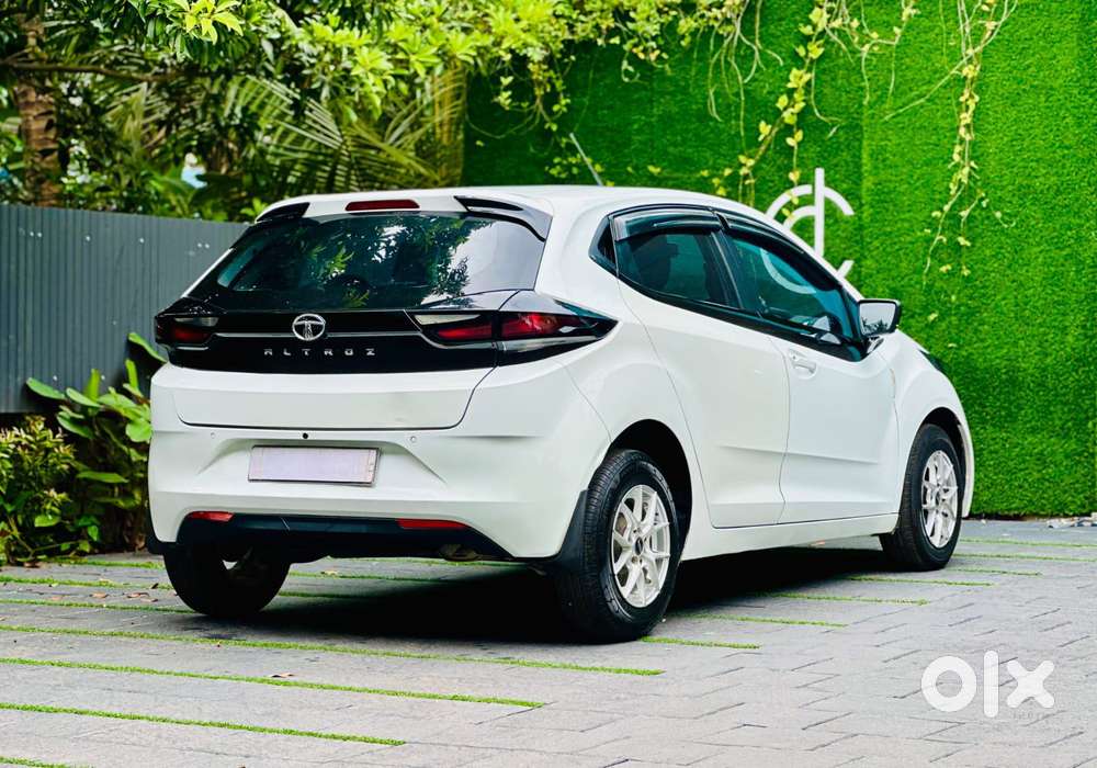 Tata Altroz 1.2 Xe, 2021, Petrol