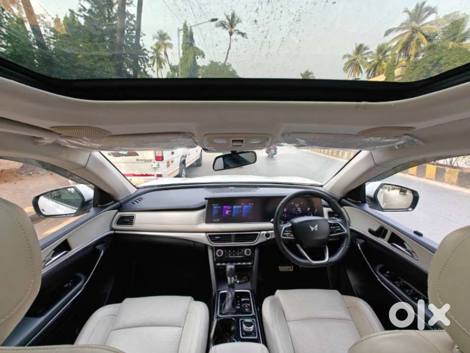 Mahindra Xuv700 2.0 Ax 7 Petrol At Luxury Pack Str, 2022, Petrol