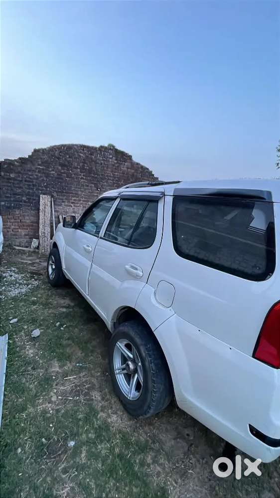 Tata Safari Storme 2014 Diesel 4x2 Model