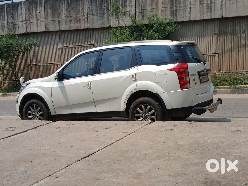 Mahindra Xuv500 2018 Diesel 130000 Km Driven