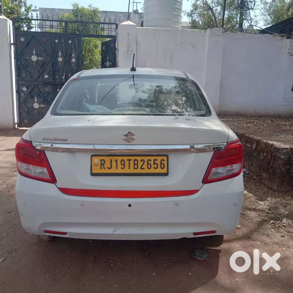 इसमें बैक कैमरा और एलईडी है और इंश्योरेंस भी पूरा है और परमिट कंप्लीट