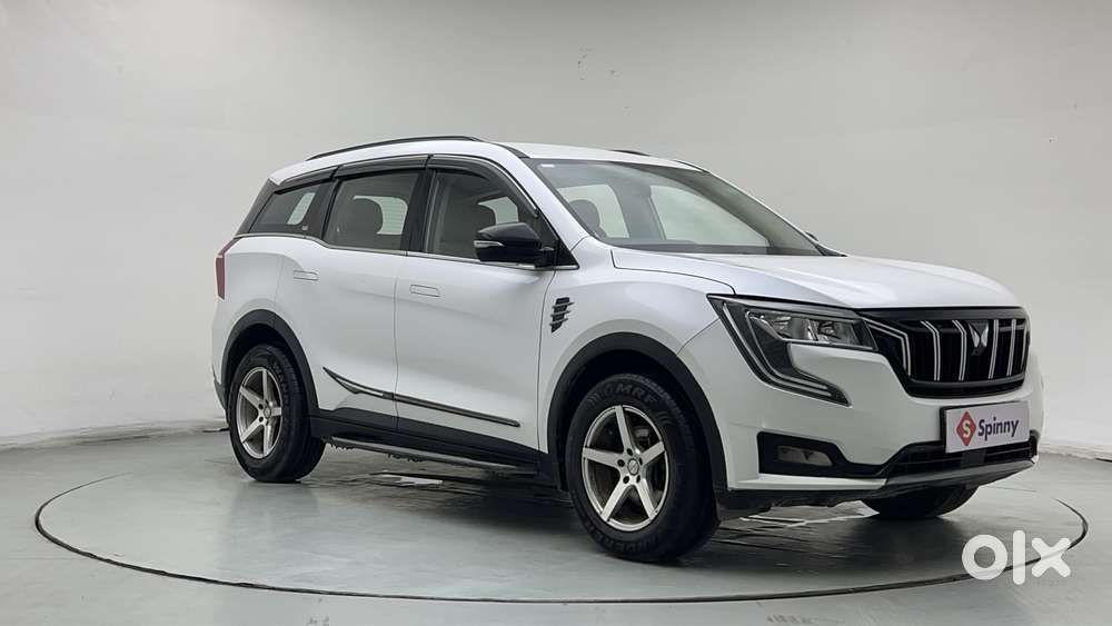Mahindra Xuv700 2.0 Ax 3 Petrol Mt 5 Str, 2022, Petrol