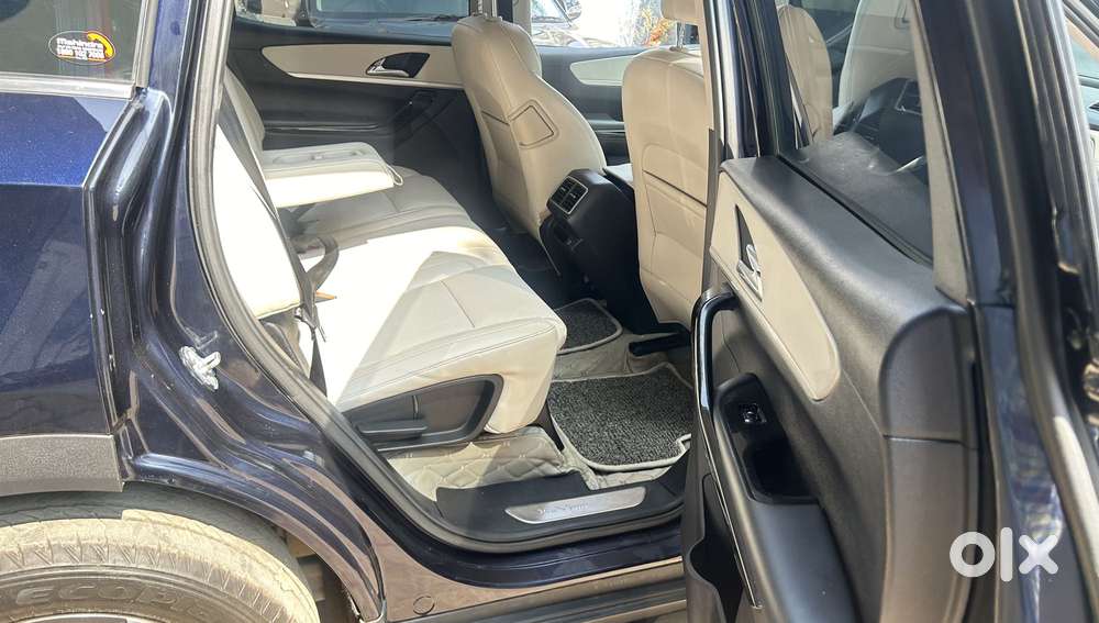 Mahindra Xuv700 2.2 Ax 7 Diesel Mt Luxury Pack Str, 2022, Diesel