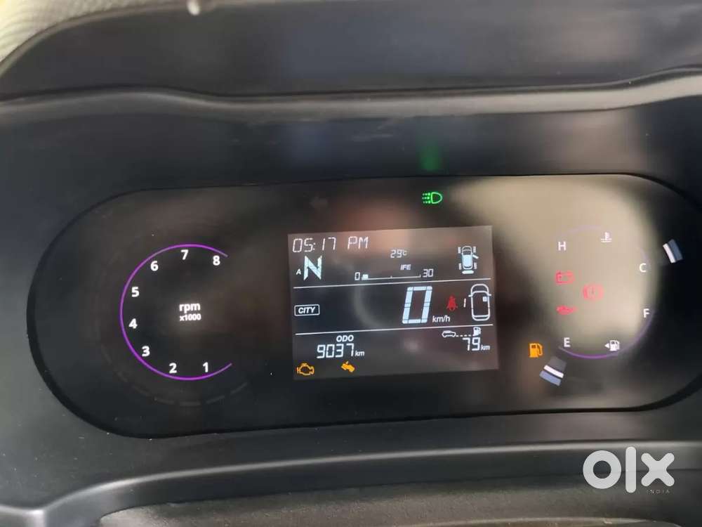 Tata Altroz, 2025, Petrol