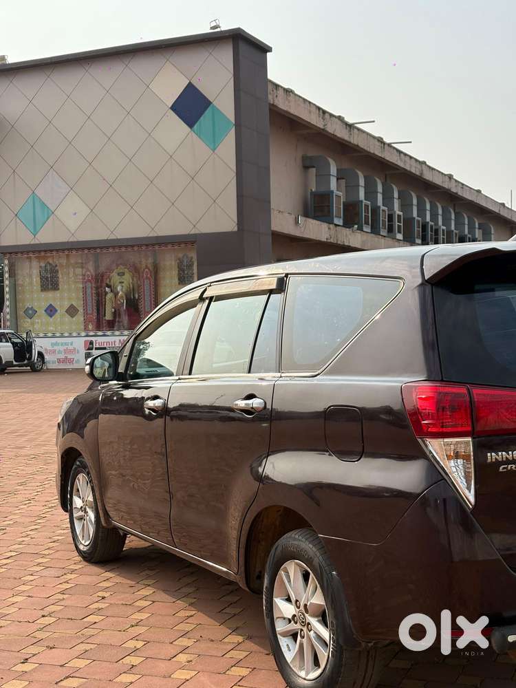 Toyota Innova Crysta 2.7 Gx At 8s, 2019, Diesel