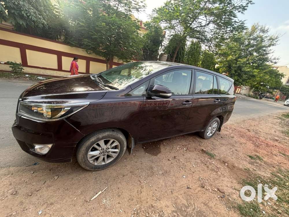 Toyota Innova Crysta 2010