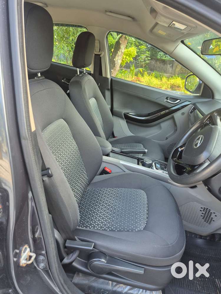 Tata Nexon Amt Xza Plus, 2019, Petrol