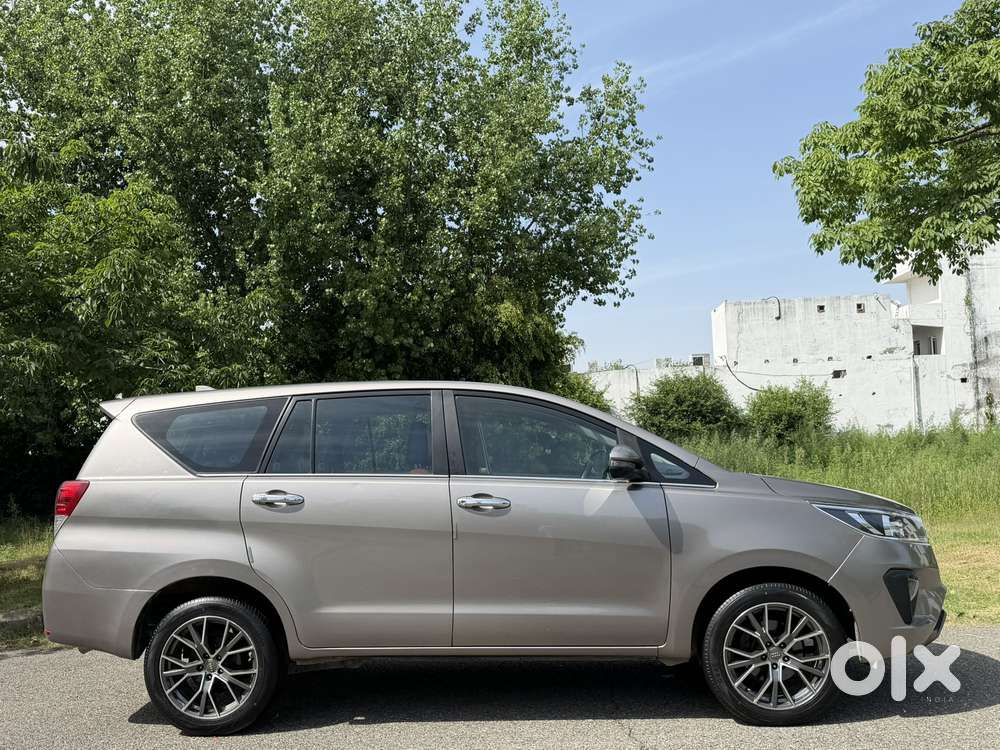 Toyota Innova Crysta 2.4 Gx Limited Edition At 7 Str, 2021, Diesel