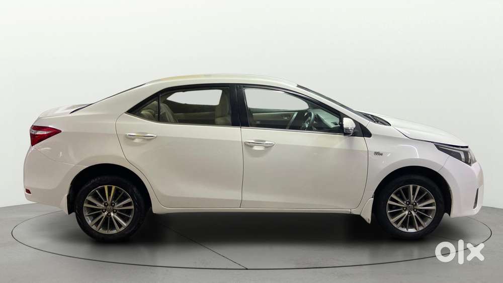 Toyota Corolla Altis 2013-2017 Vl At, 2015, Petrol
