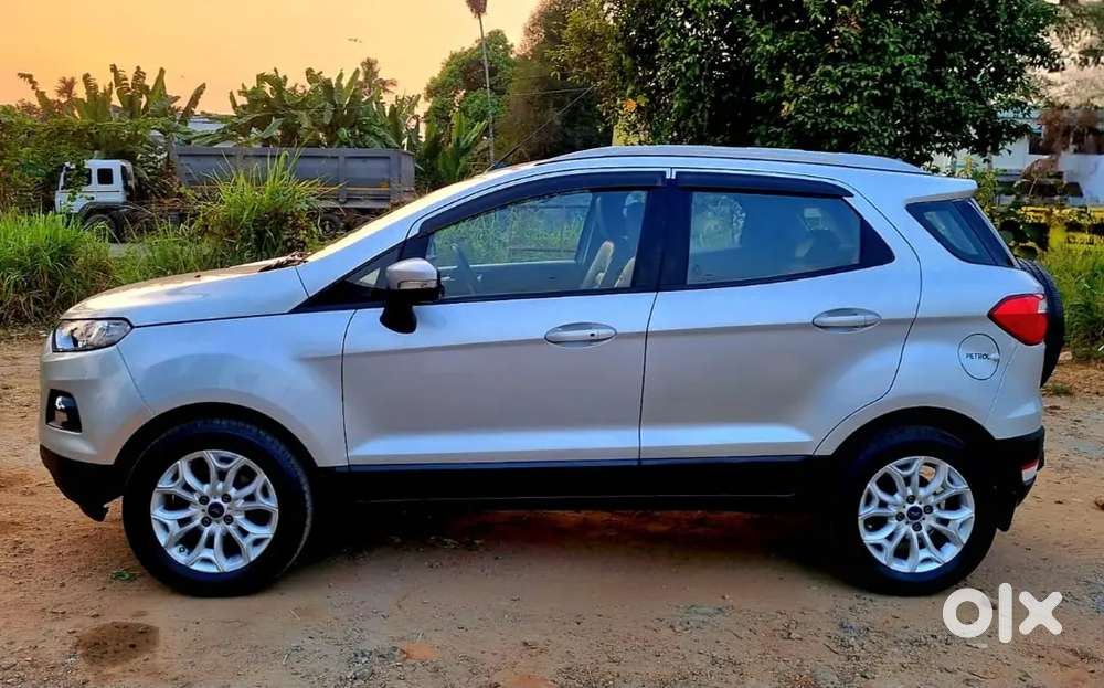 Ford Ecosport 2016 Petrol 90000 Km Driven