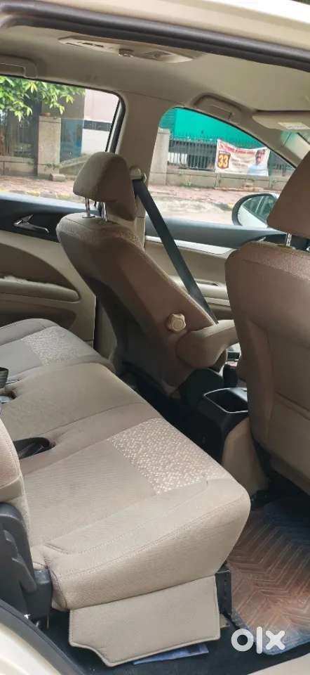 Mahindra Marazzo M6, 2018, Diesel