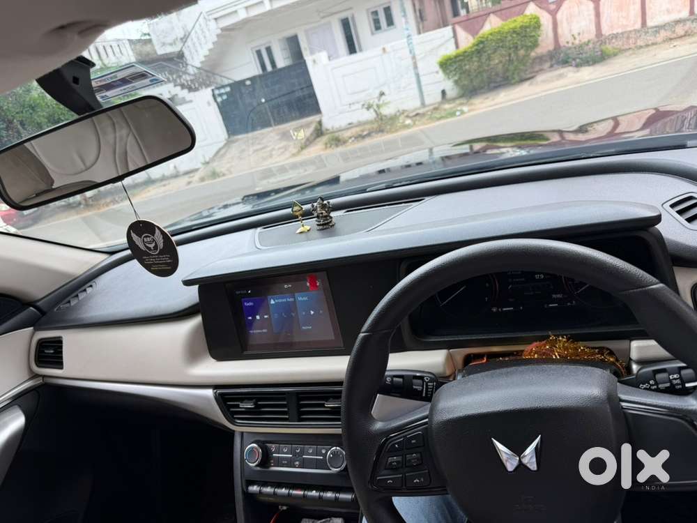 Mahindra Xuv700 2023 Year Car