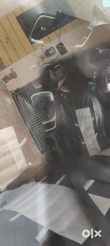 Hyundai Venue 2022 Petrol 70000 Km Driven