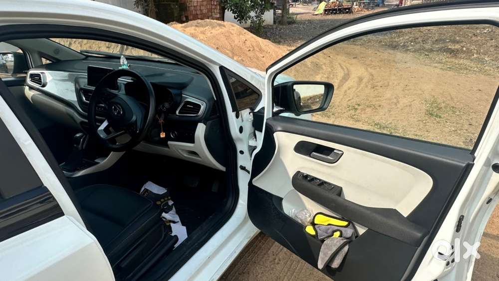 Tata Altroz 2023 Petrol 17500 Km Driven