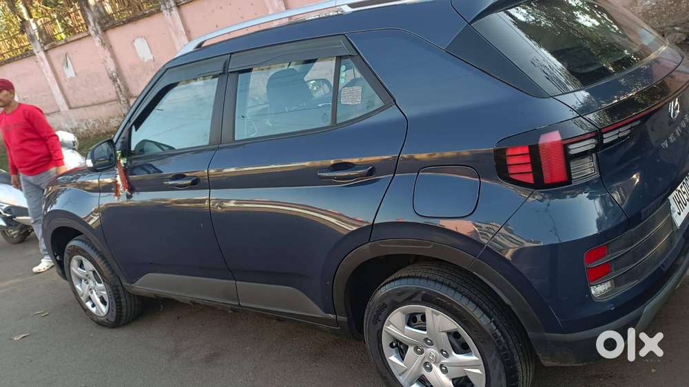 Hyundai Venue S (o) 1.2 Petrol Knight Edition, 2022, Petrol